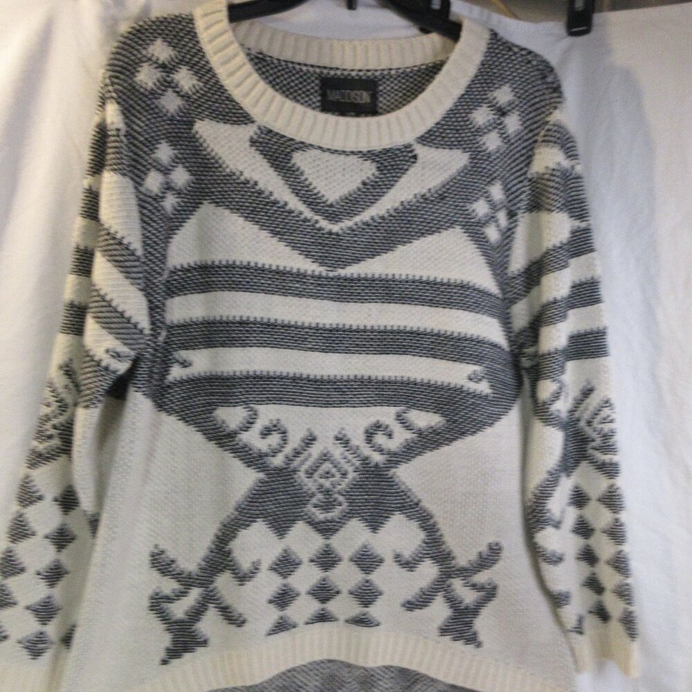 MADDISON SIZE LARGE SWEATER~CREAM & BLACK DESIGN